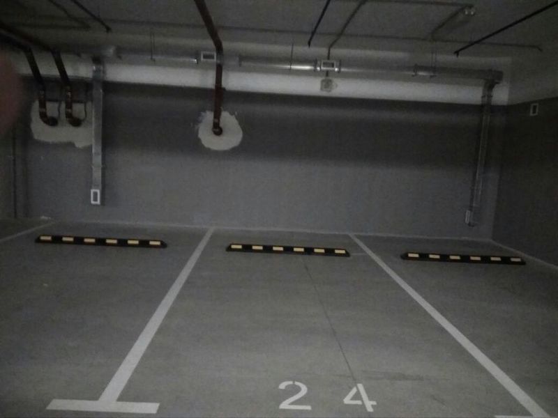 Подземный паркинг: установлены знаки дорожного движения