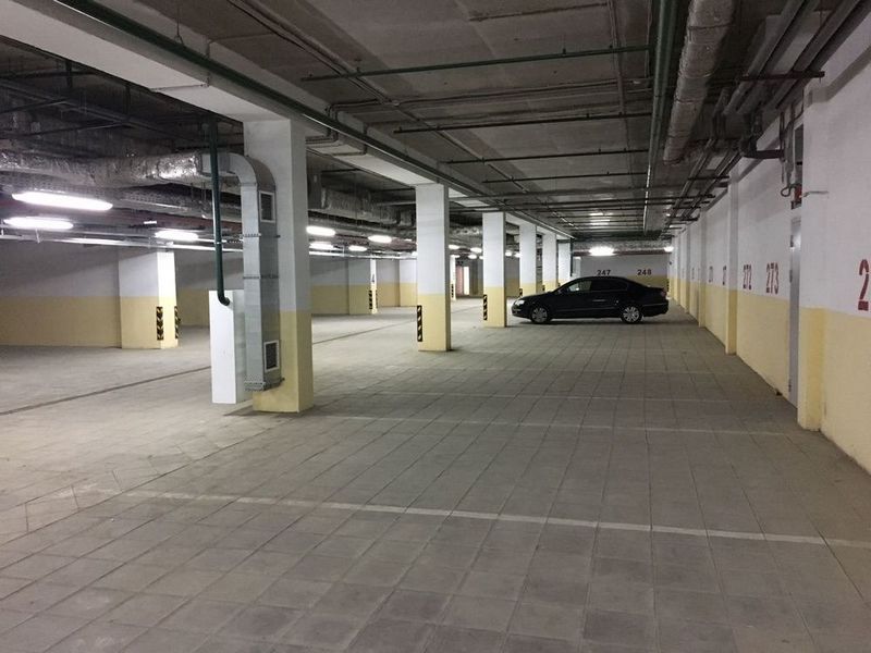 Подземный паркинг: общий вид